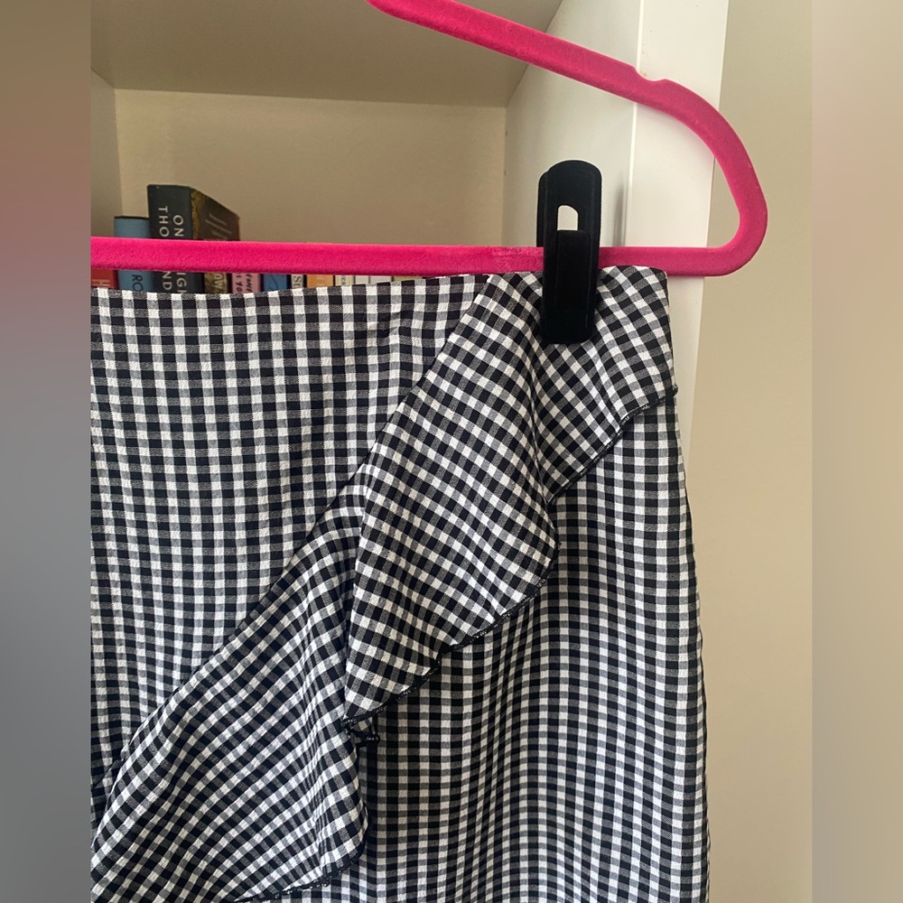 H&M Ruffle Detail Mini Skirt - Picture 2 of 5